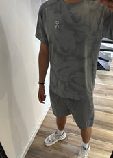 Ensemble On Gris