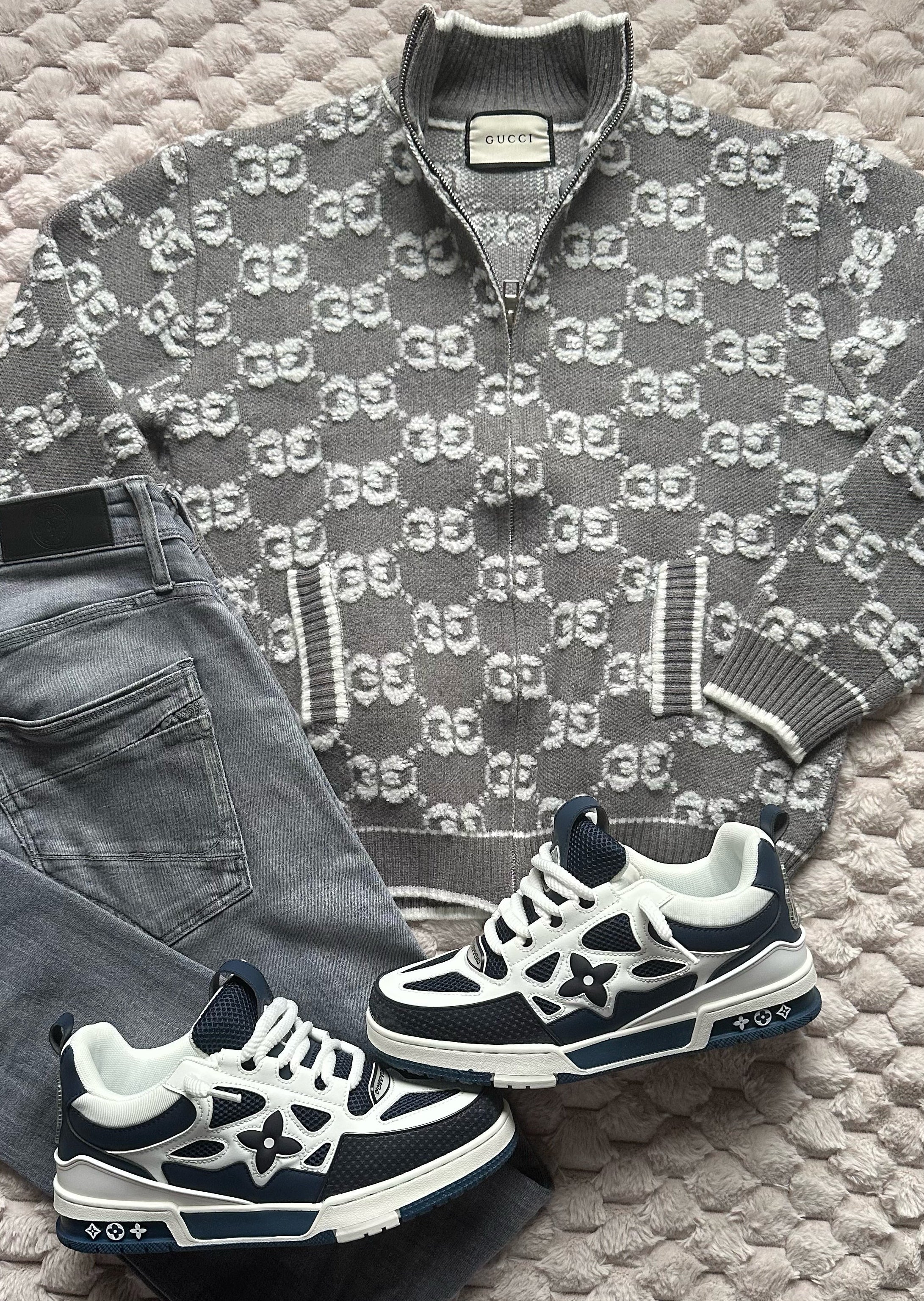 Gilet gris brodé GG