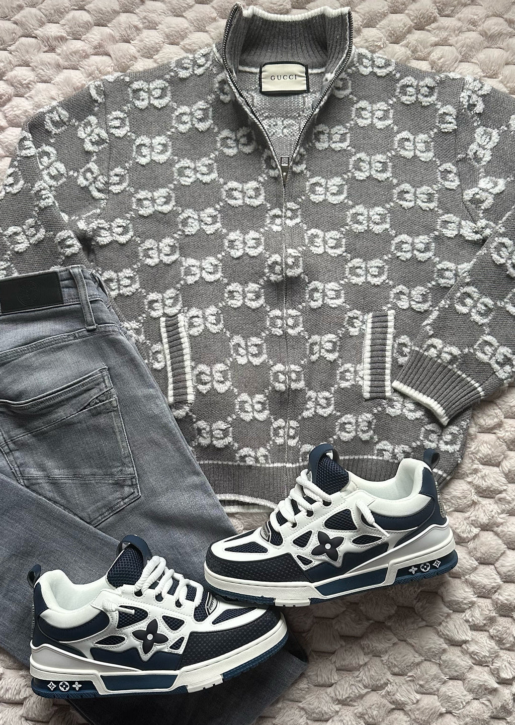 Gilet gris brodé GG