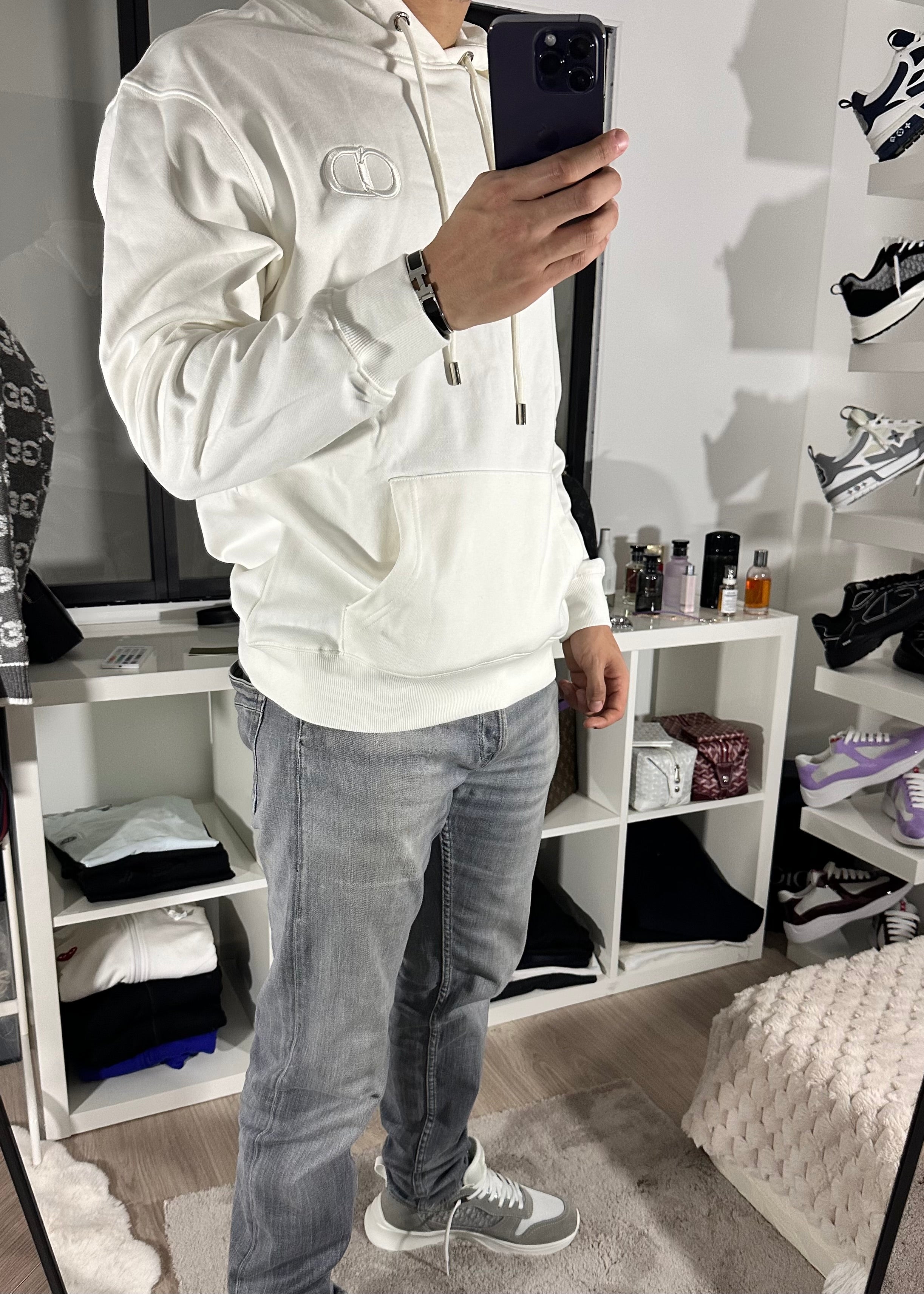 Pull blanc à motif CD