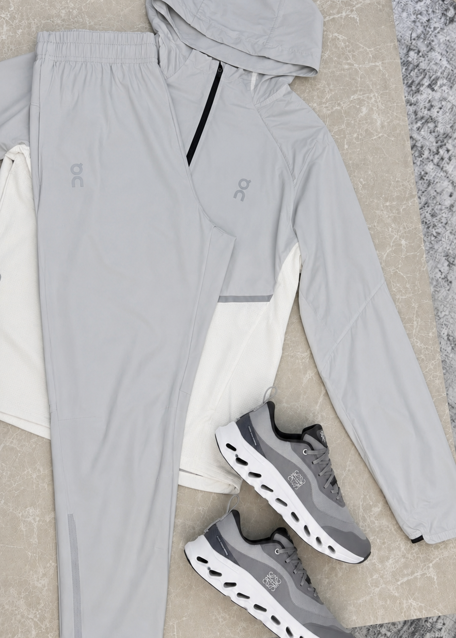 Ensemble On Gris