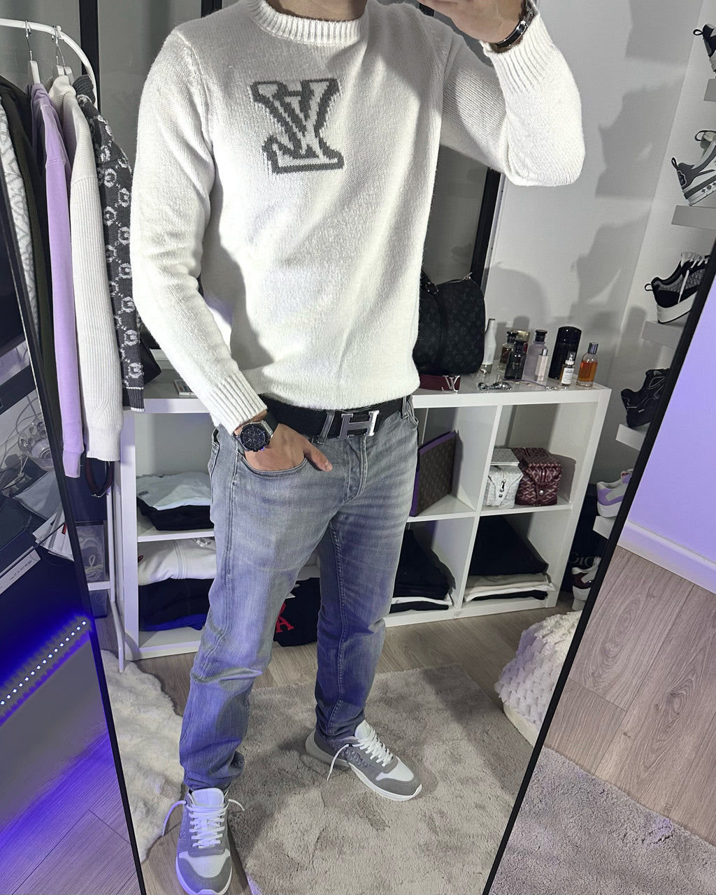 Pull en coton blanc brodé LV