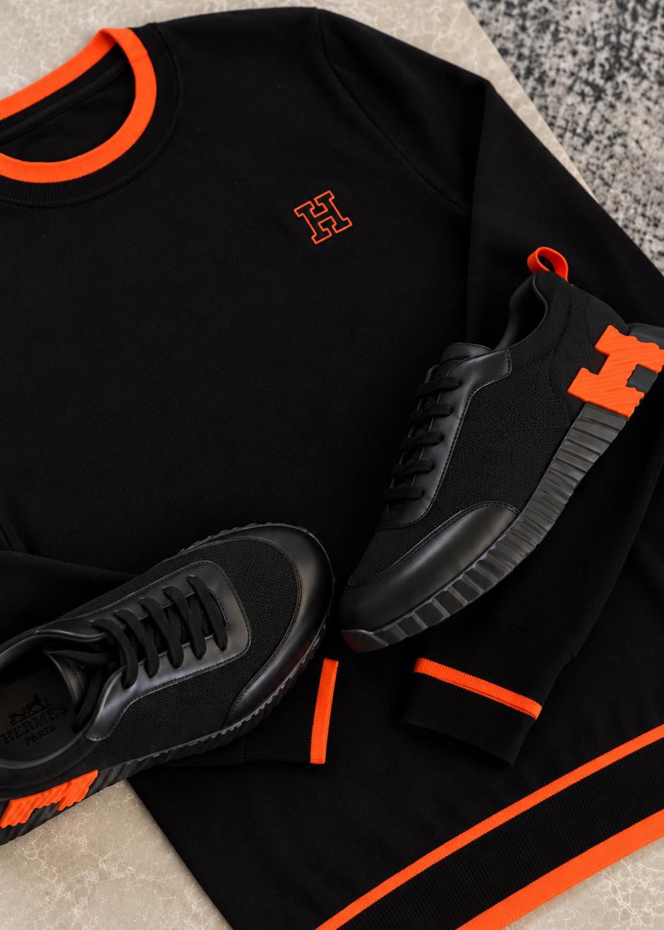 Pull H Noir/Orange