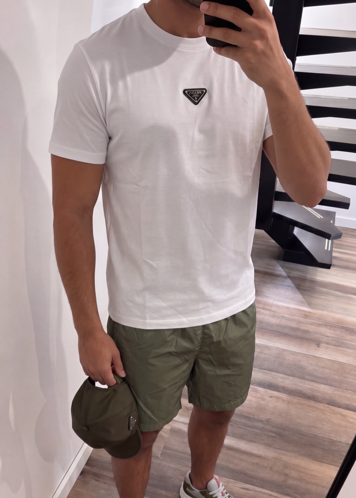 Weißes Prvda-T-Shirt