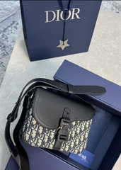 Sacoche CD Monogram Clair