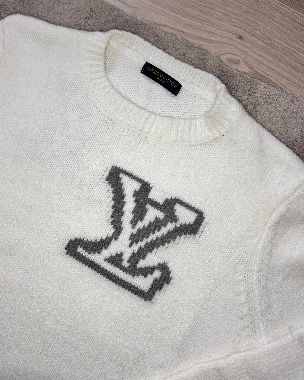 Pull en coton blanc brodé LV