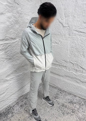 Ensemble On Gris