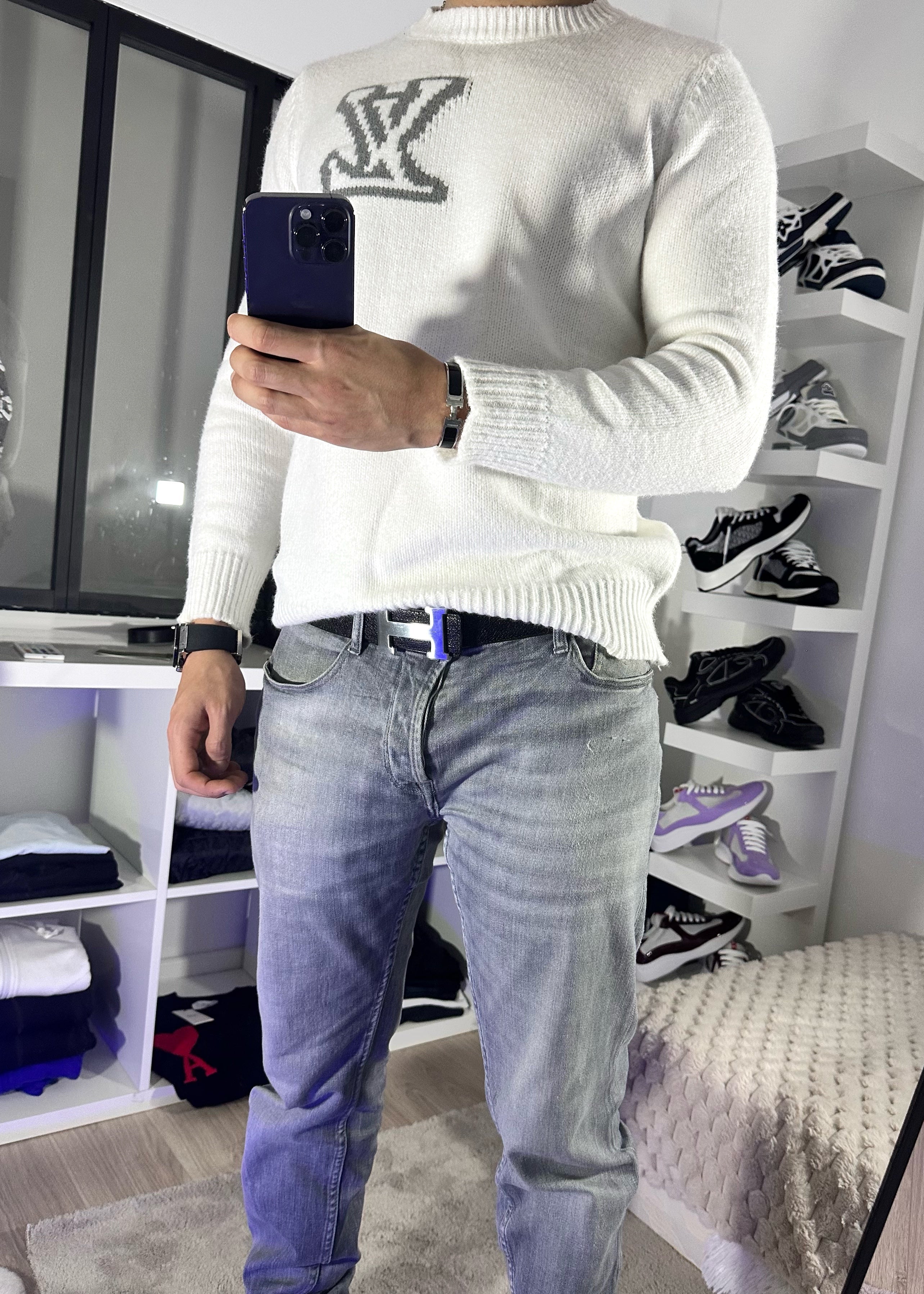 Pull blanc brodé LV