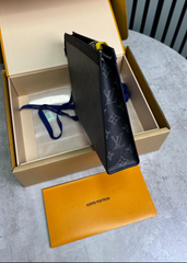 Pochette à main LV