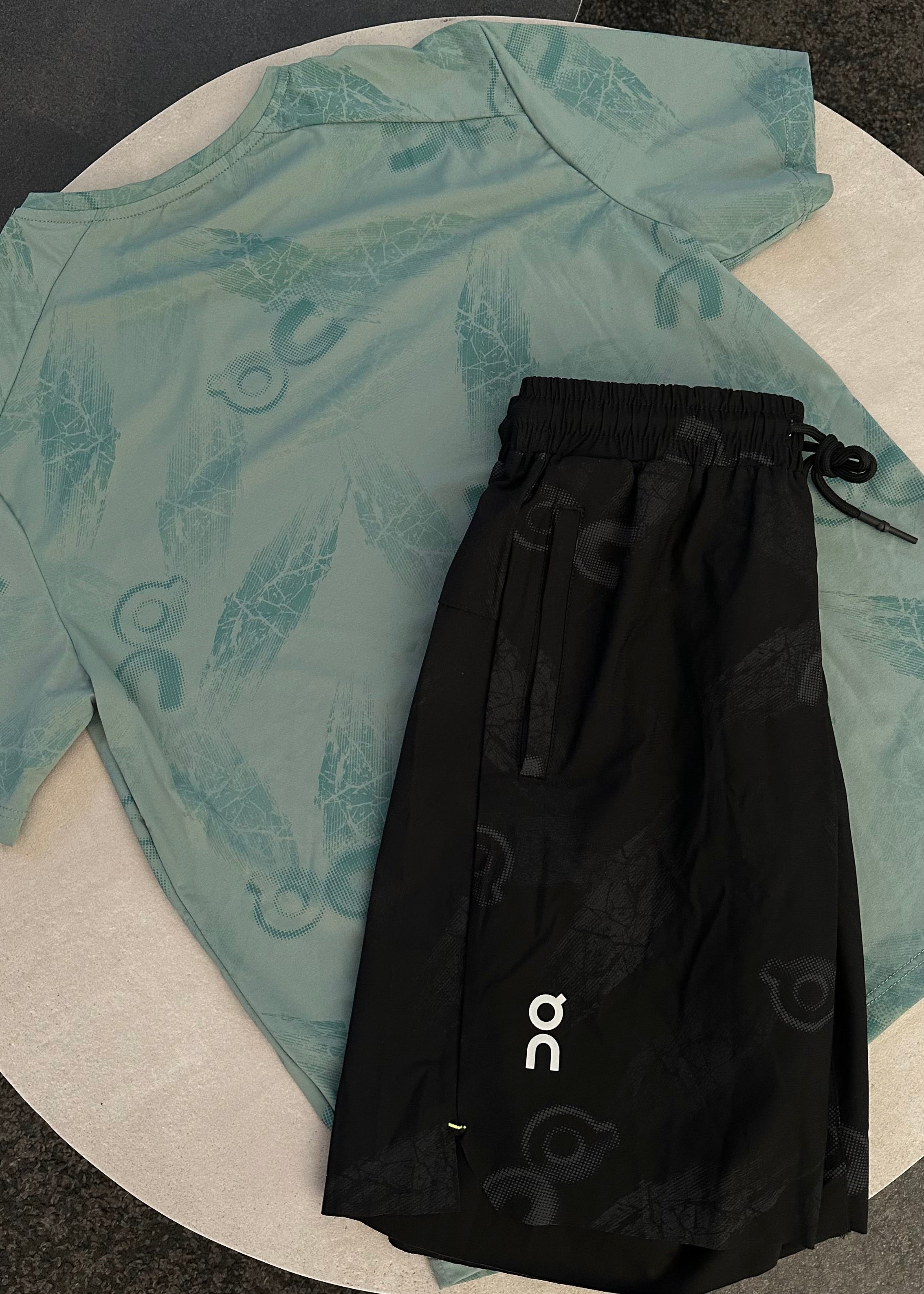Ensemble On Vert /Noir