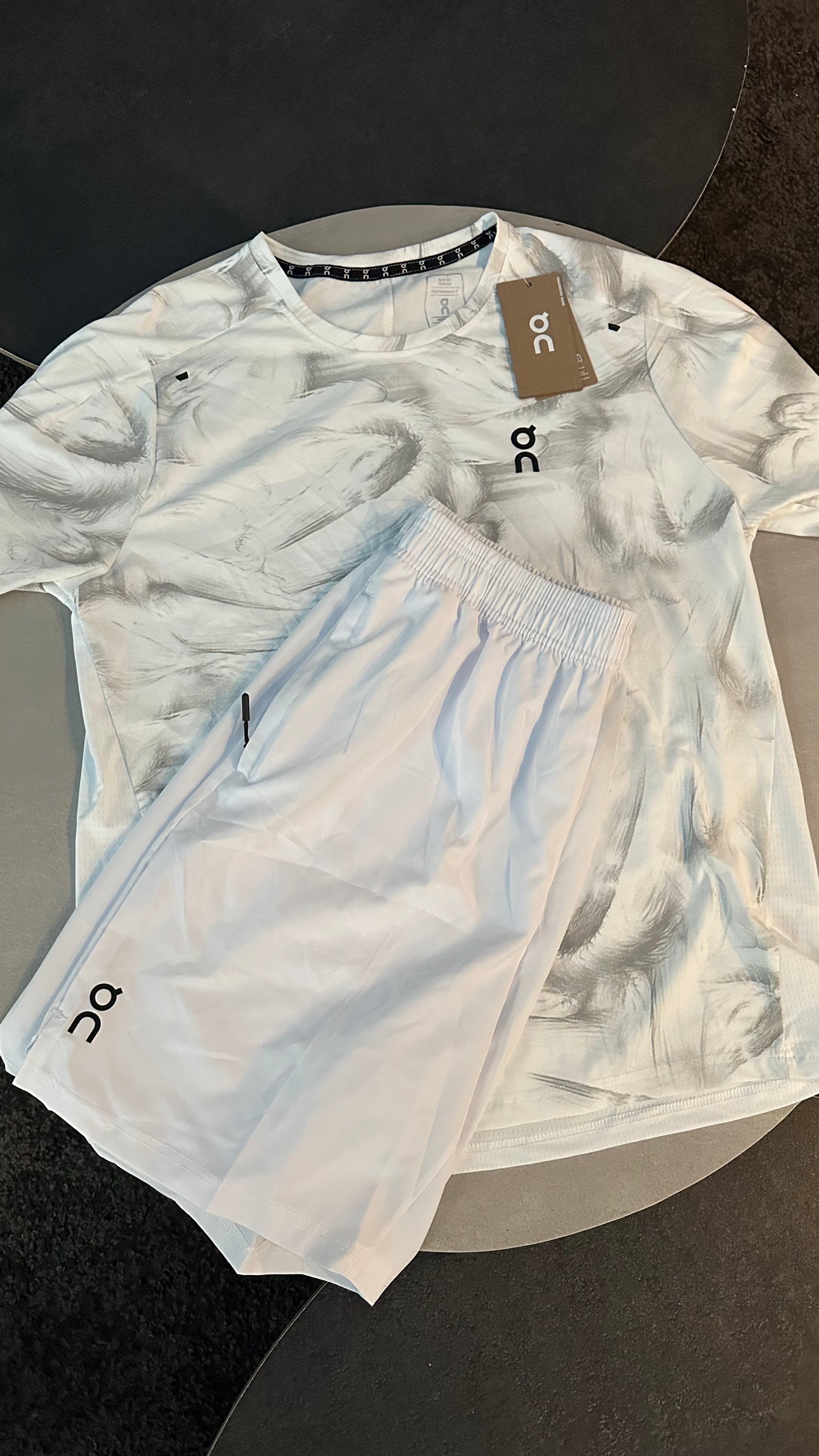 Ensemble On Blanc / Gris