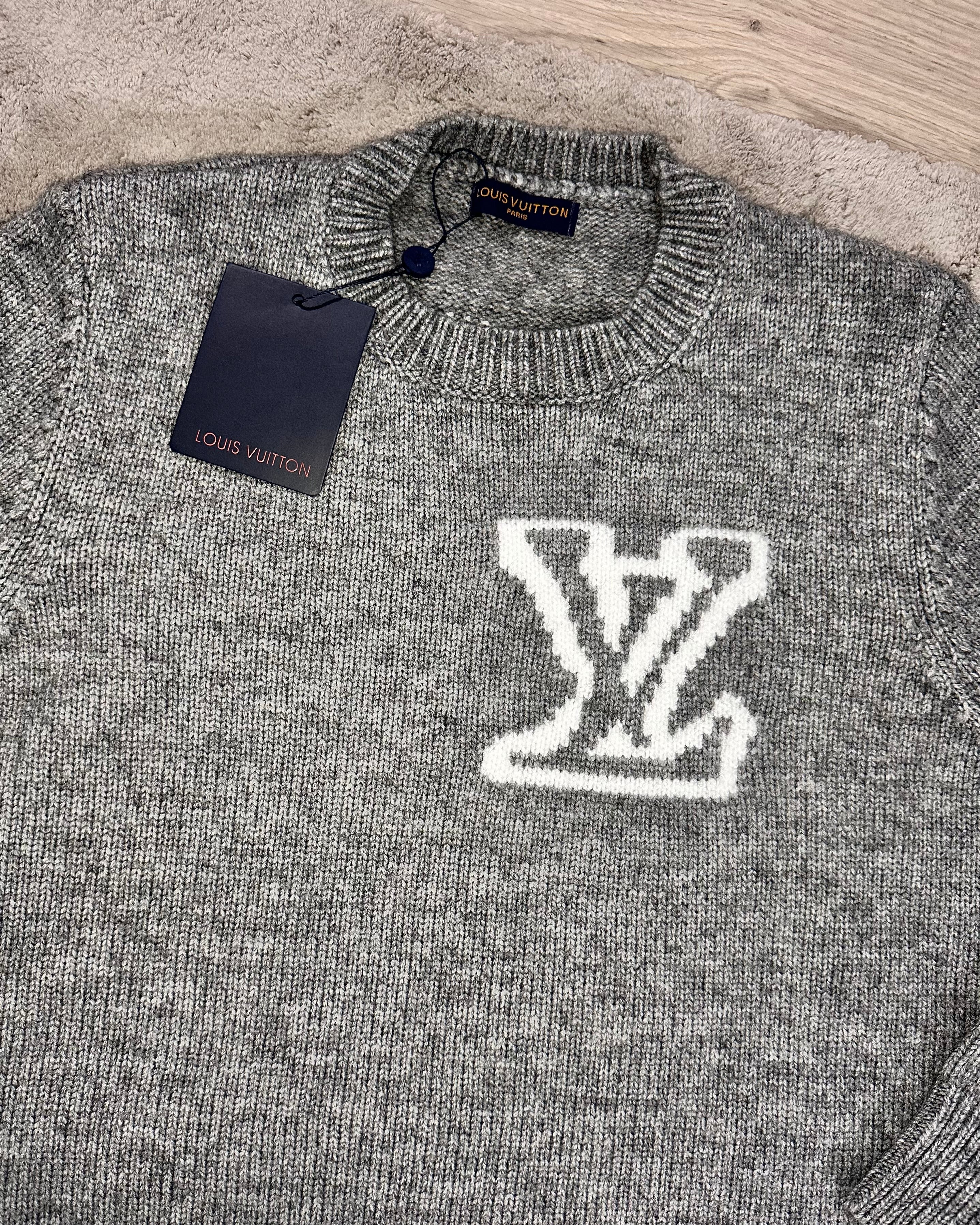 Pull en coton gris brodé LV