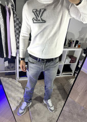 Pull blanc brodé LV