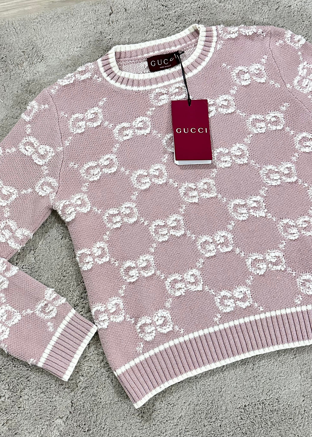 Pullover mit rosa GG-Muster