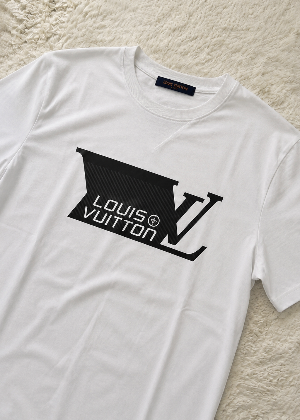 T-shirt LV blanc avec écriture