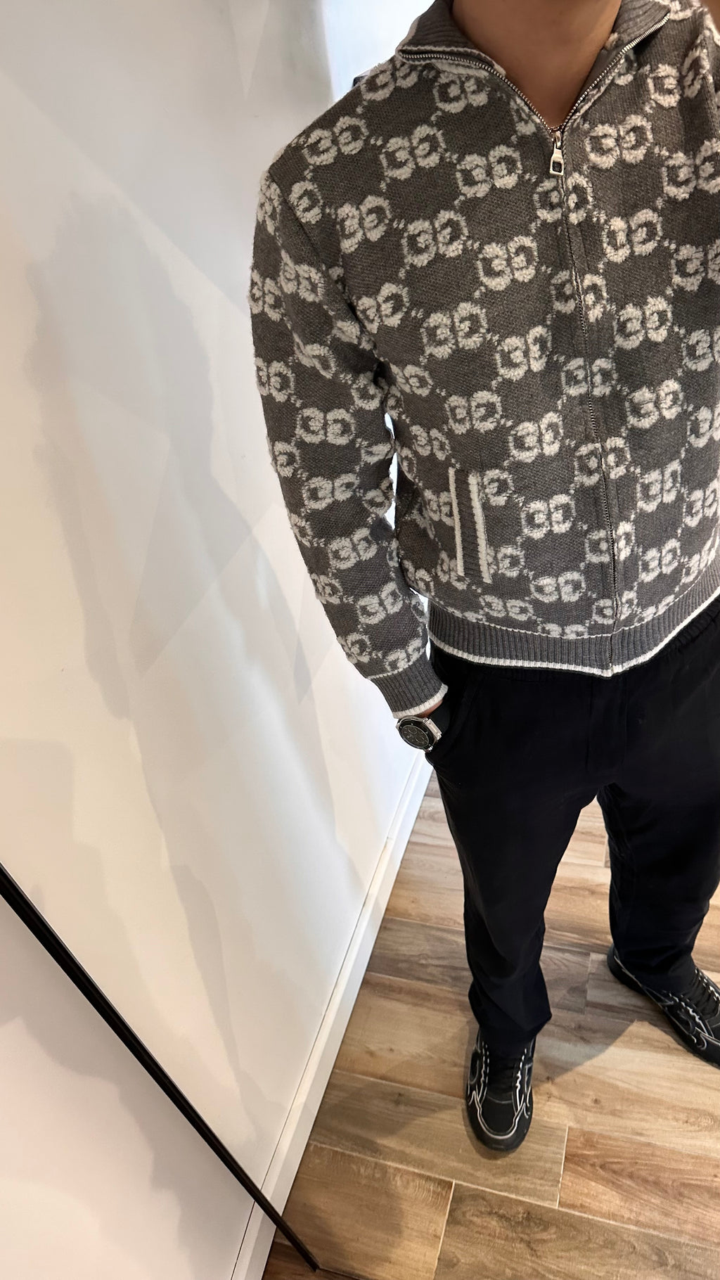 Gilet gris en coton brodé GG