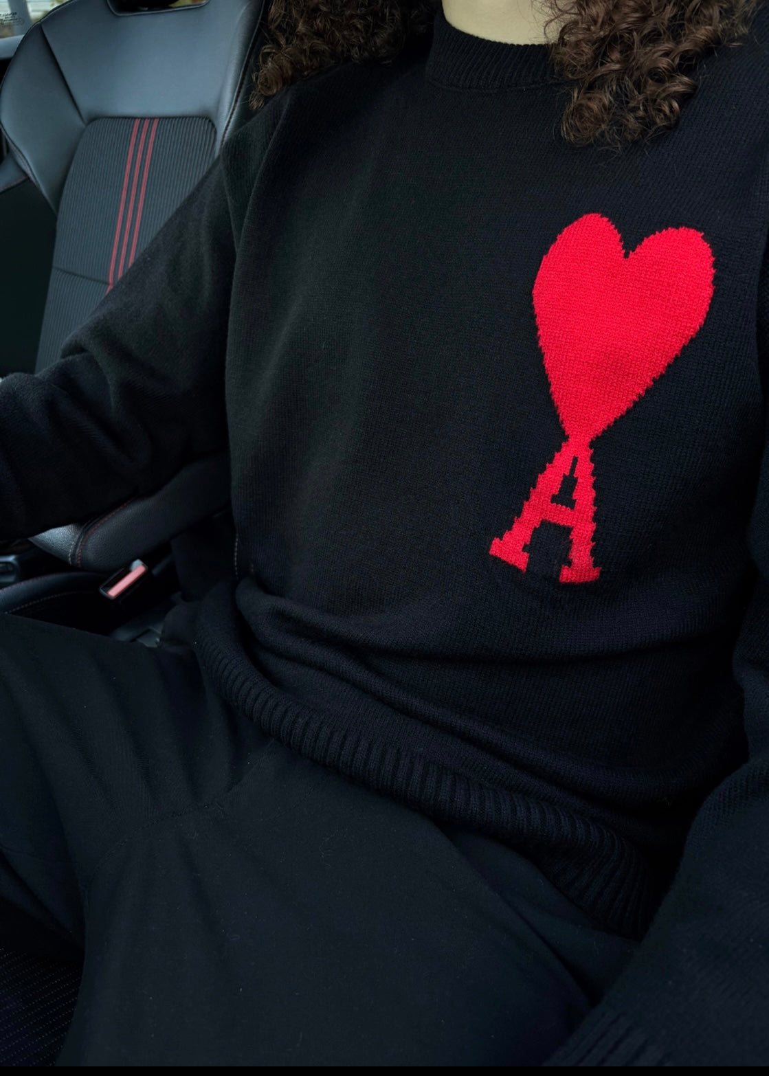 Schwarzer Ami-Pullover