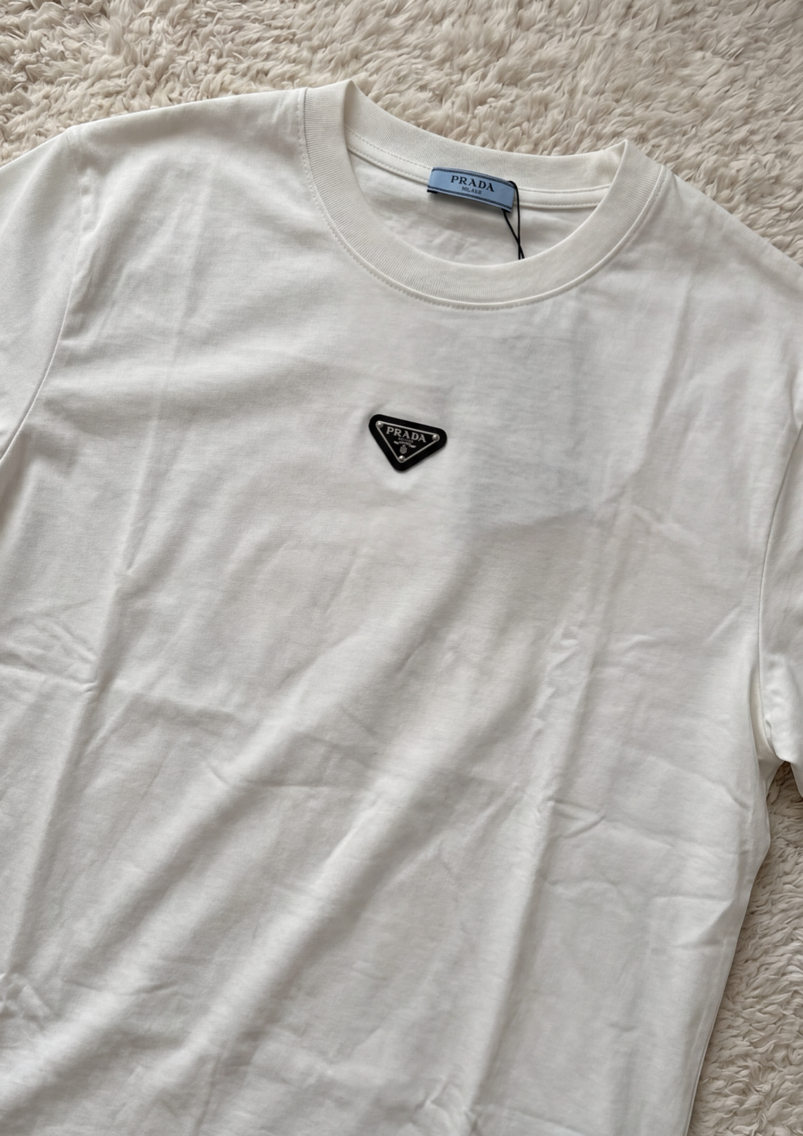 Weißes Prvda-T-Shirt