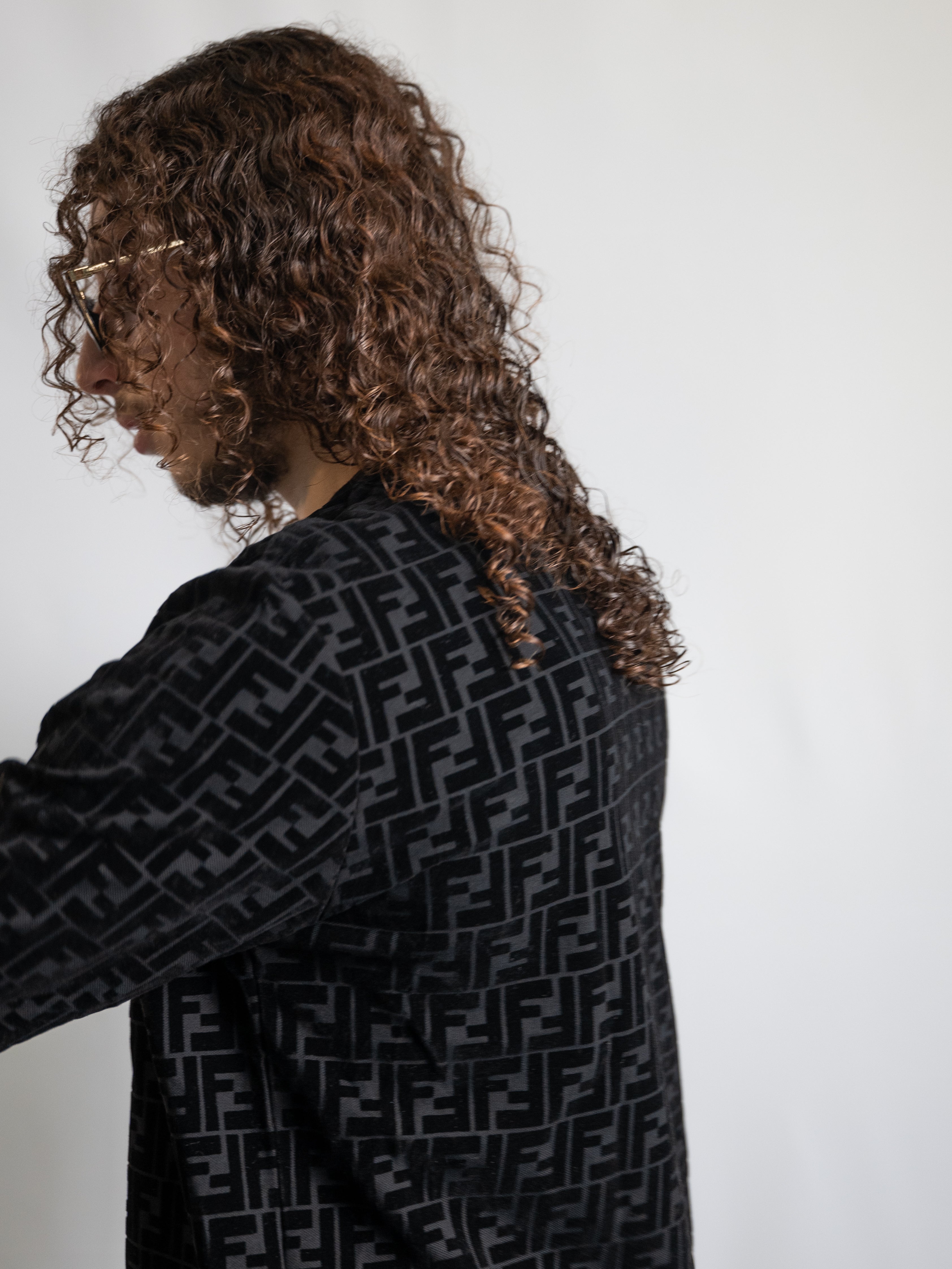 Schwarzer Pullover mit Fendi-Monogramm