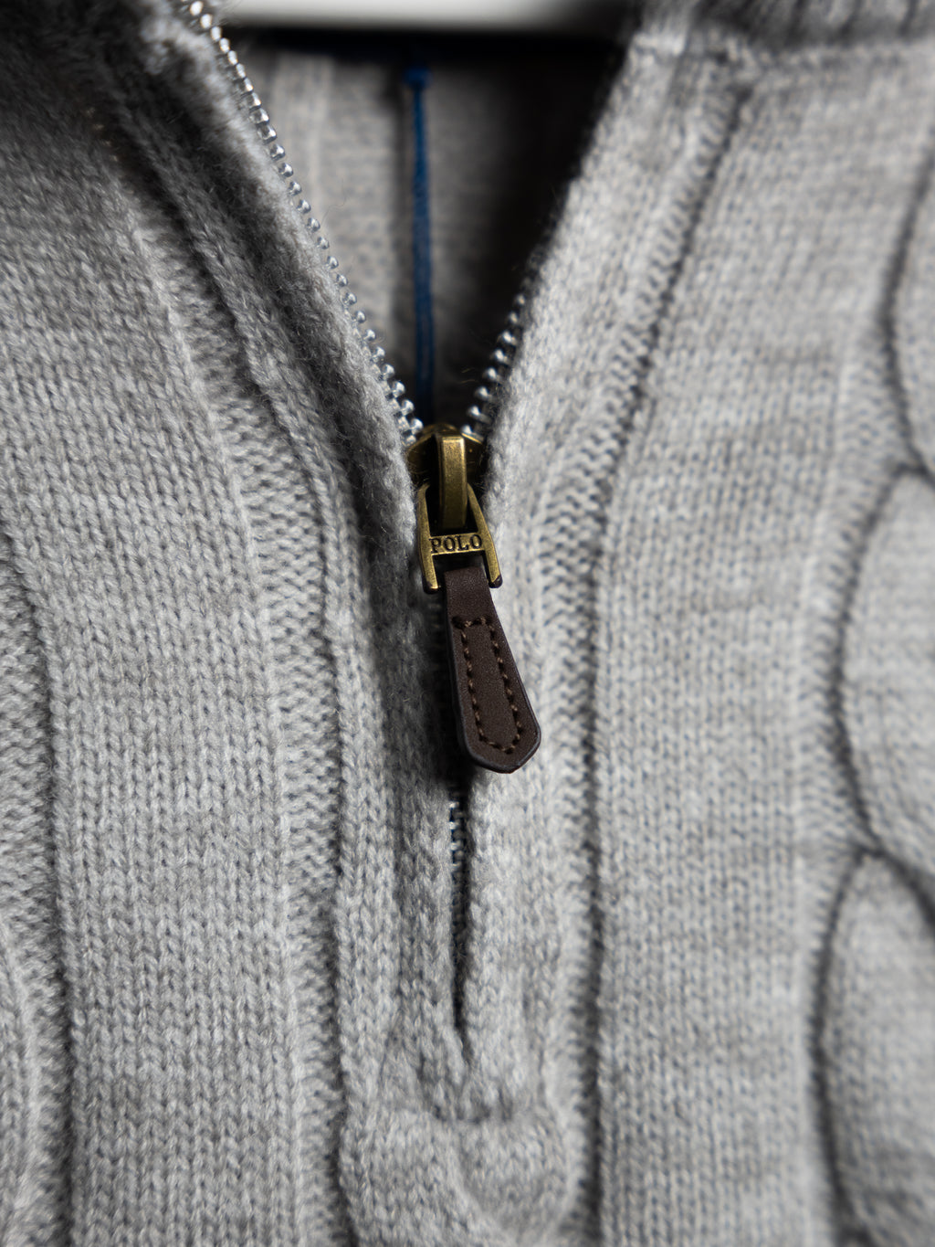 Ralph Lauren – Grauer Pullover mit Zopfmuster und Reißverschluss